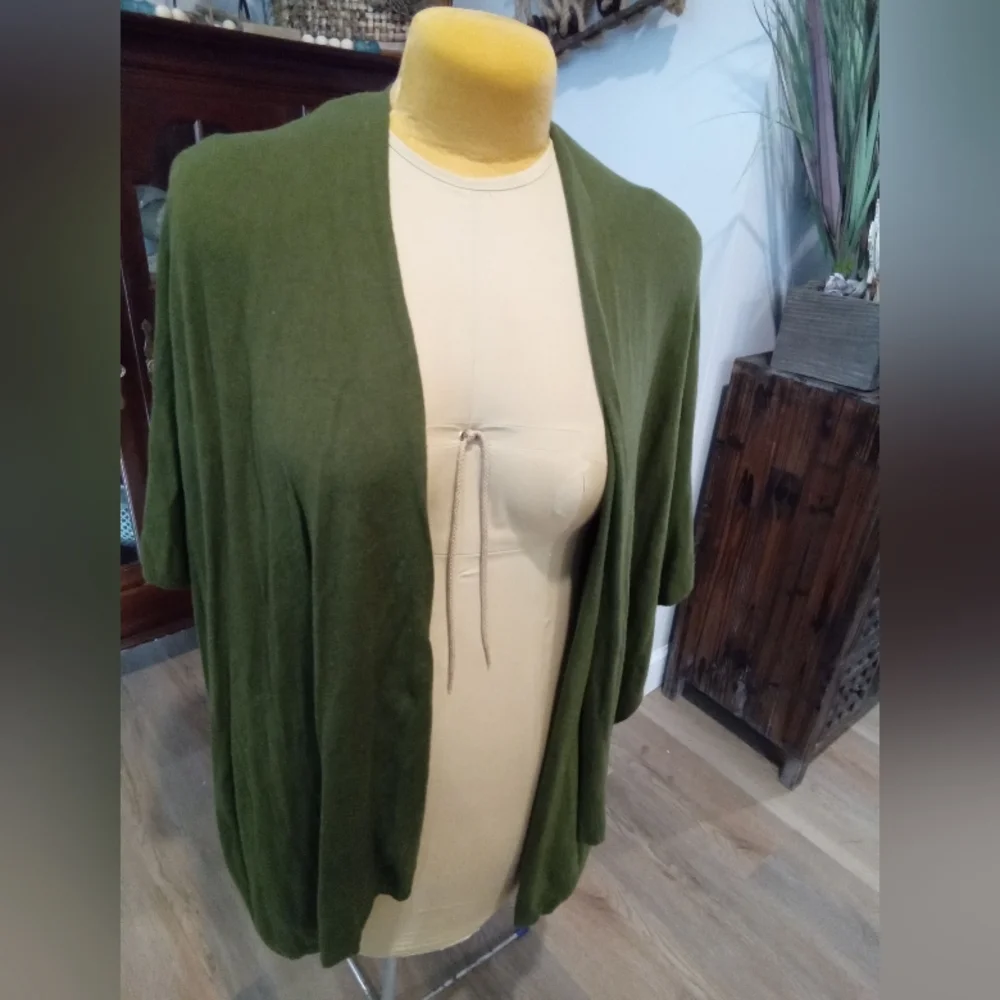 Echo Size OS Olive Green Women's Open Front  Sweater